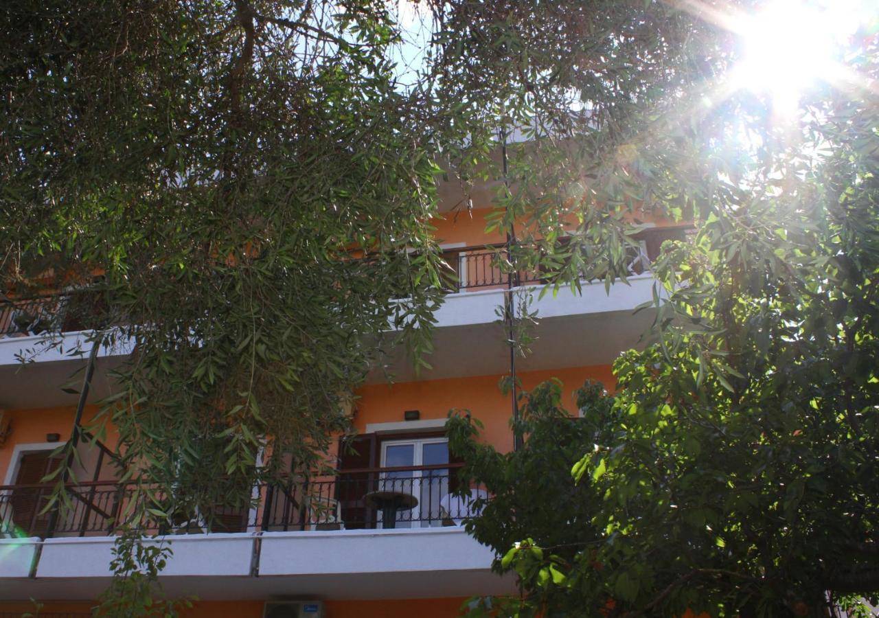 Tina Hotel Dassia  Ngoại thất bức ảnh