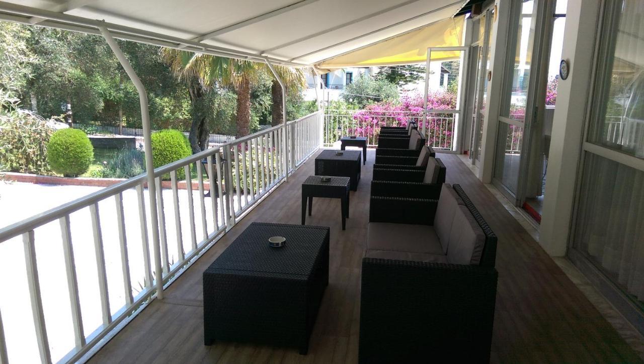 Tina Hotel Dassia  Ngoại thất bức ảnh