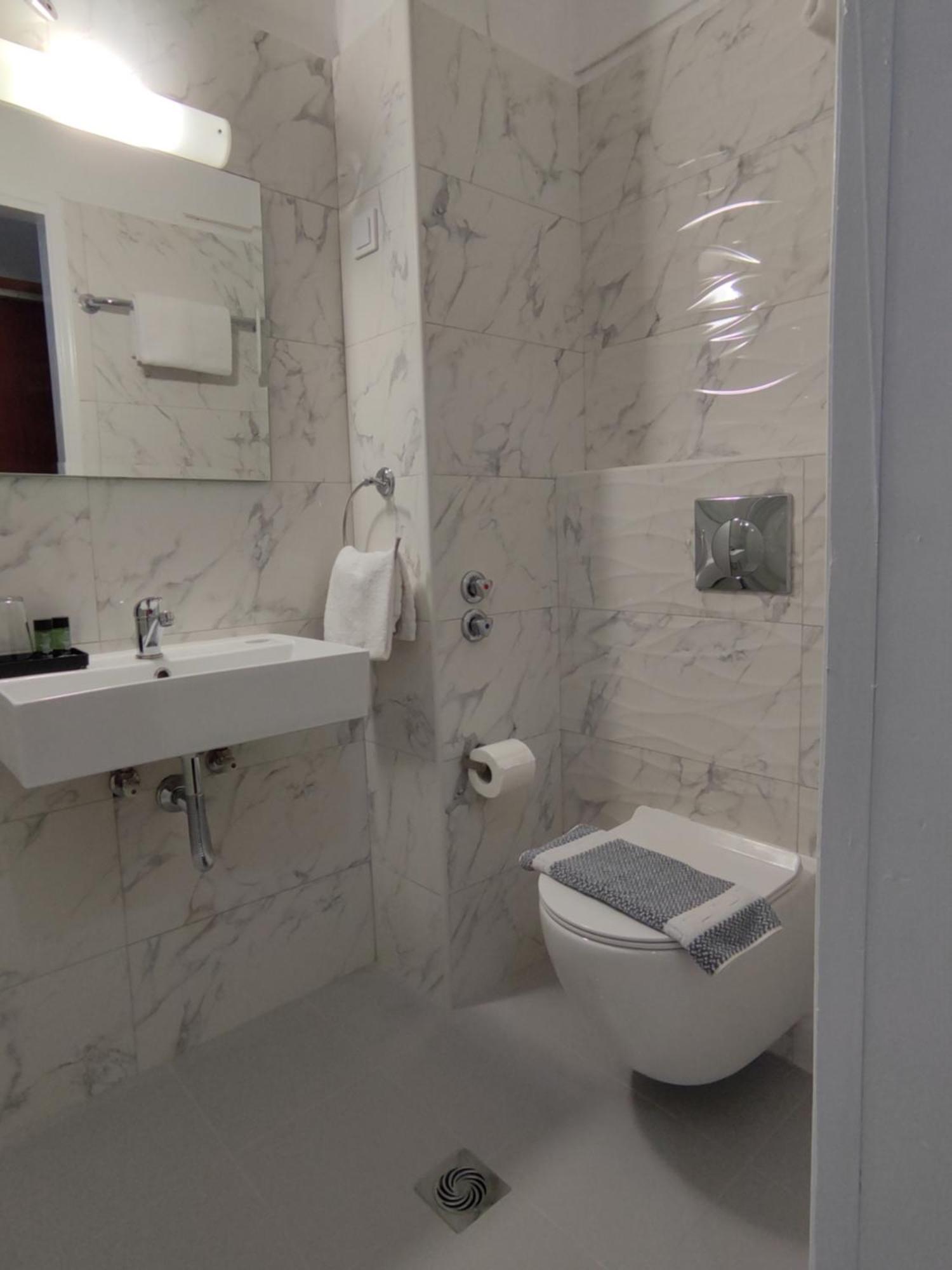 Tina Hotel Dassia  Ngoại thất bức ảnh