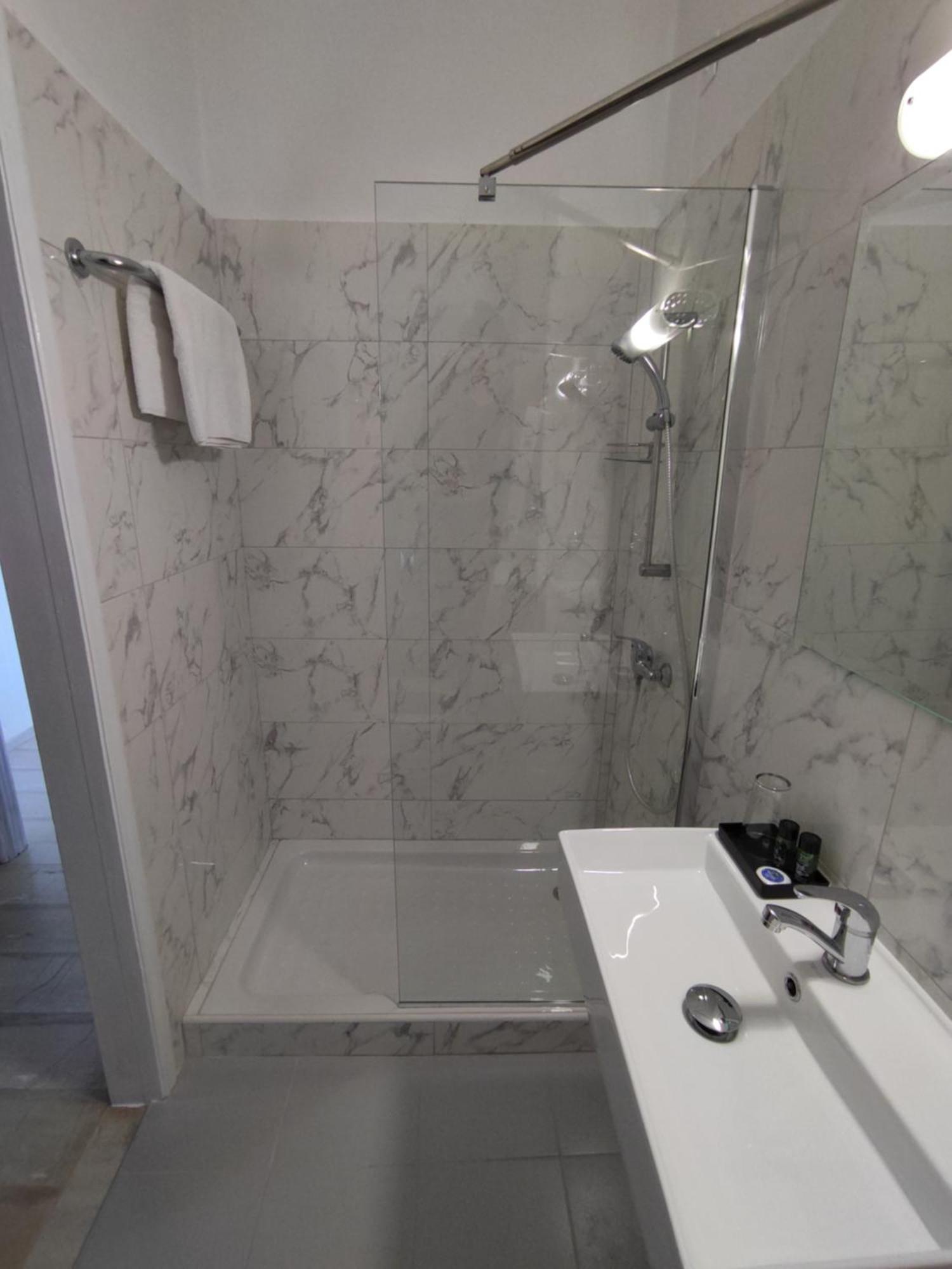 Tina Hotel Dassia  Ngoại thất bức ảnh