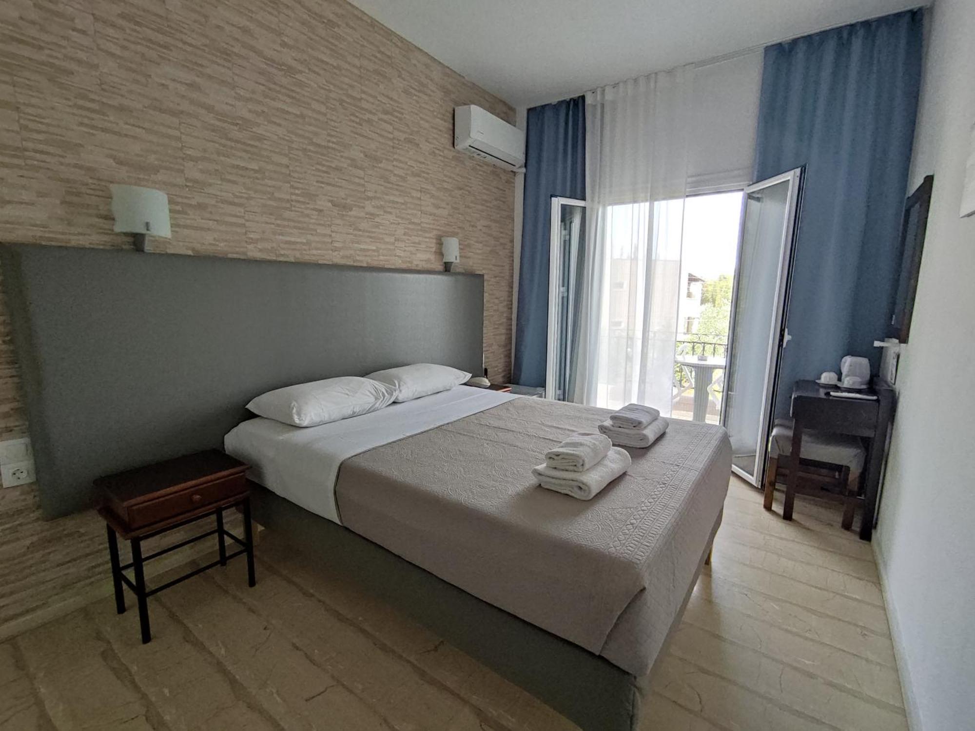 Tina Hotel Dassia  Ngoại thất bức ảnh