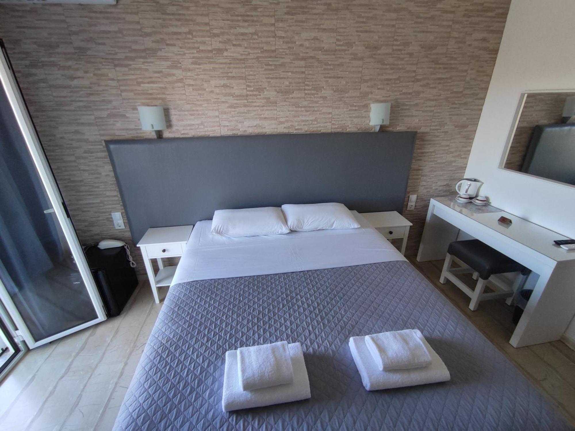 Tina Hotel Dassia  Ngoại thất bức ảnh